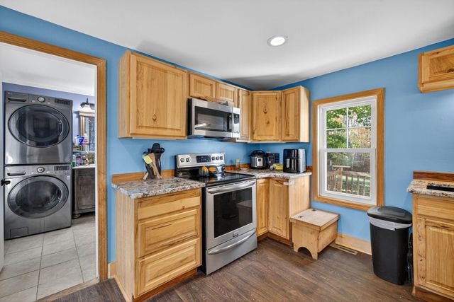 42 Trotting Park Road, Farmington, NH 03835