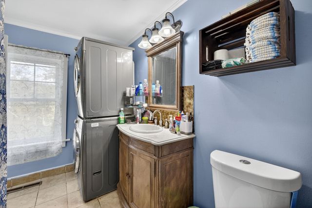 42 Trotting Park Road, Farmington, NH 03835