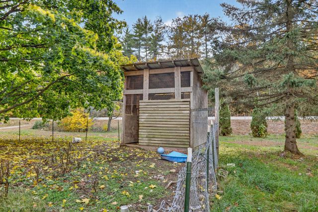 42 Trotting Park Road, Farmington, NH 03835