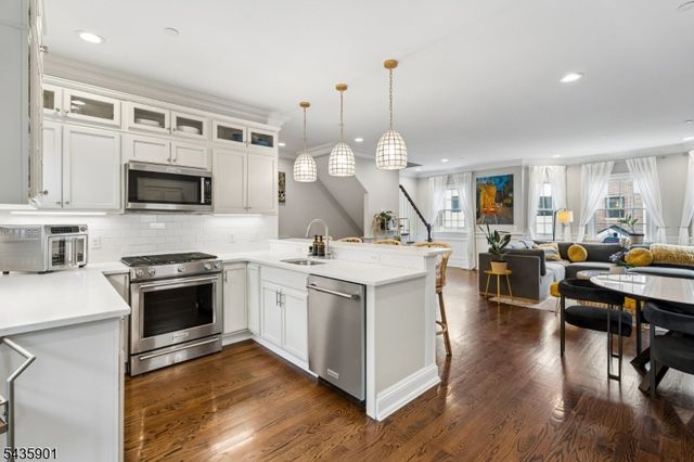 10 Central Ave C, Caldwell Boro Twp., NJ 07006