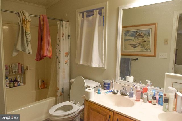 802 W BRIDGE ST, Parkesburg, PA 19365