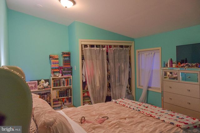 802 W BRIDGE ST, Parkesburg, PA 19365