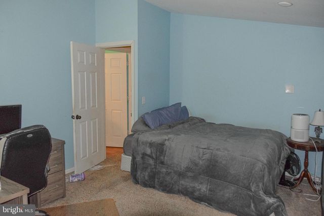 802 W BRIDGE ST, Parkesburg, PA 19365