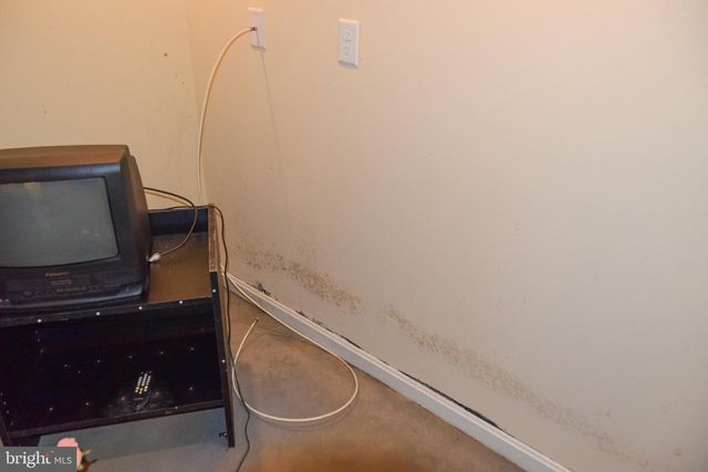 802 W BRIDGE ST, Parkesburg, PA 19365