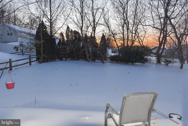 802 W BRIDGE ST, Parkesburg, PA 19365