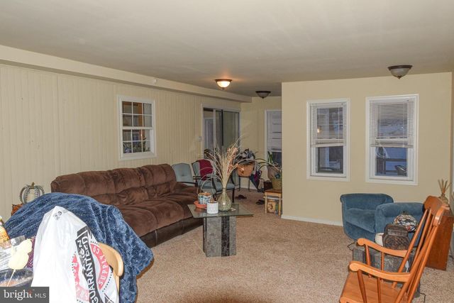 802 W BRIDGE ST, Parkesburg, PA 19365