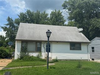 1215 Walker Avenue, St Louis, MO 63138