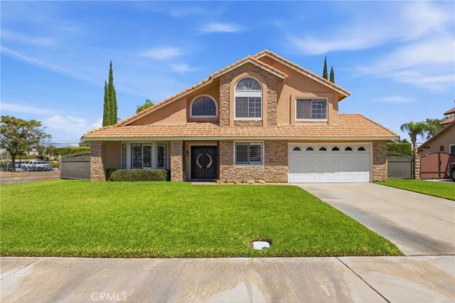 1090 W Huff Street, Rialto, CA 92376