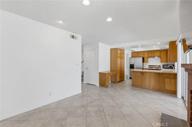 1090 W Huff Street, Rialto, CA 92376