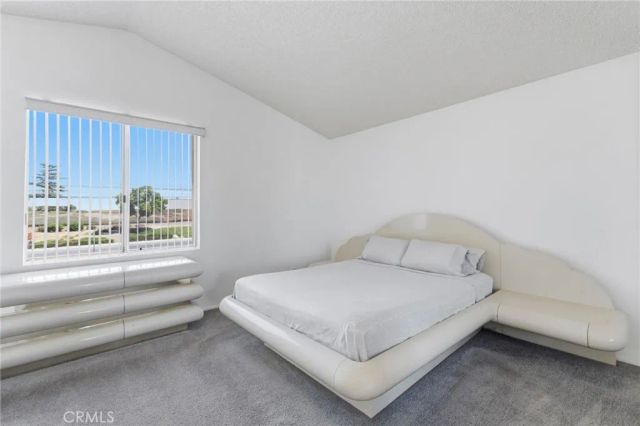 1090 W Huff Street, Rialto, CA 92376