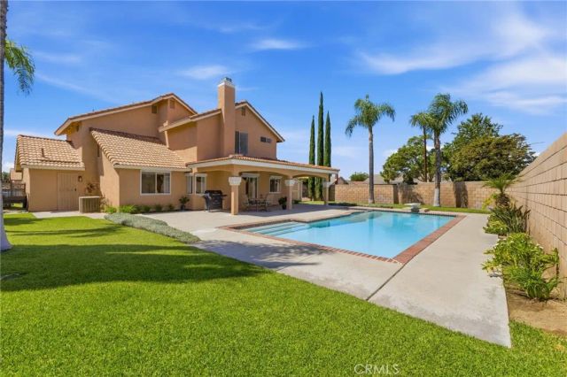1090 W Huff Street, Rialto, CA 92376