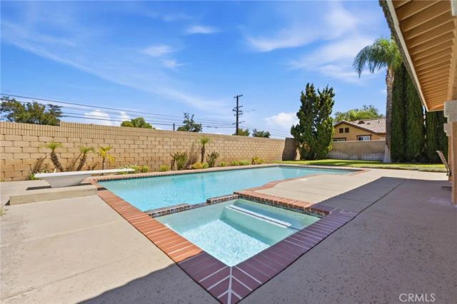 1090 W Huff Street, Rialto, CA 92376
