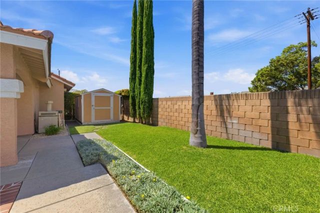 1090 W Huff Street, Rialto, CA 92376