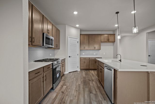 6871 Comanche Cave, San Antonio, TX 78247