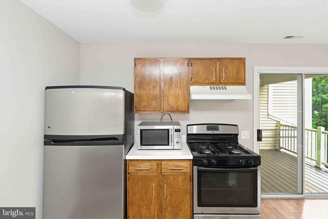 68 FOXGLOVE DR, Delran, NJ 08075