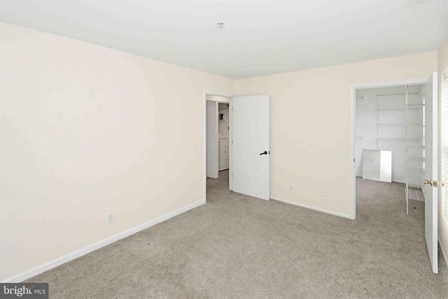 68 FOXGLOVE DR, Delran, NJ 08075