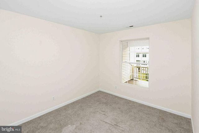 68 FOXGLOVE DR, Delran, NJ 08075
