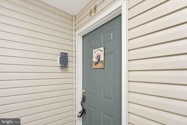 68 FOXGLOVE DR, Delran, NJ 08075