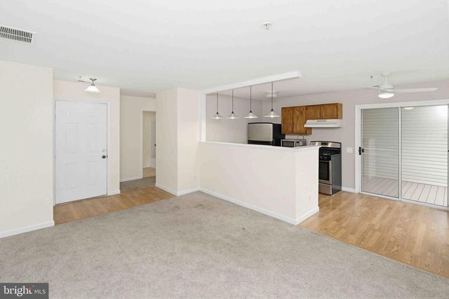 68 FOXGLOVE DR, Delran, NJ 08075