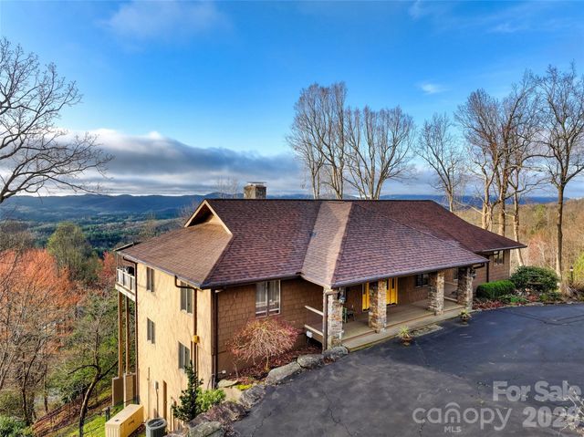300 Roberts Drive, Hendersonville, NC 28739