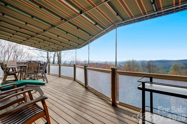 300 Roberts Drive, Hendersonville, NC 28739
