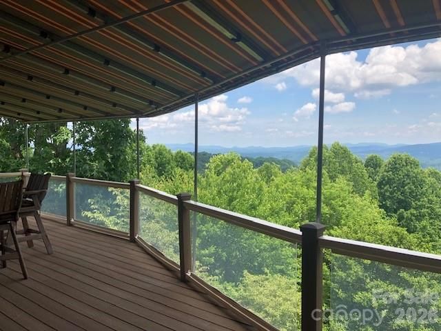 300 Roberts Drive, Hendersonville, NC 28739