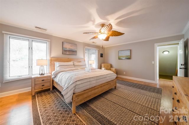 300 Roberts Drive, Hendersonville, NC 28739