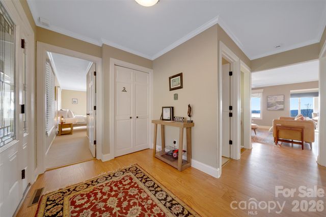 300 Roberts Drive, Hendersonville, NC 28739