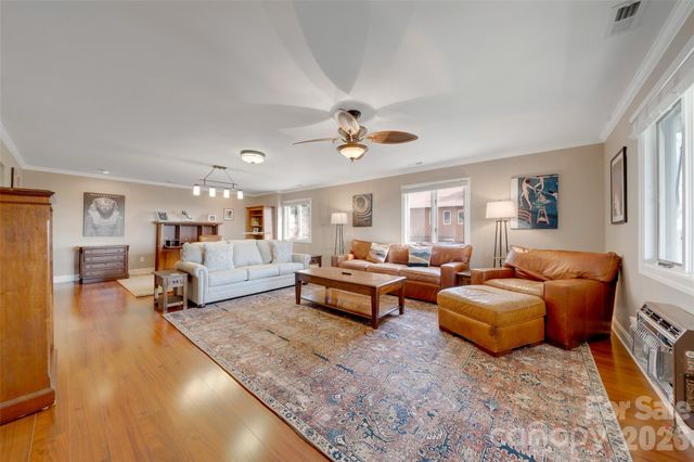300 Roberts Drive, Hendersonville, NC 28739