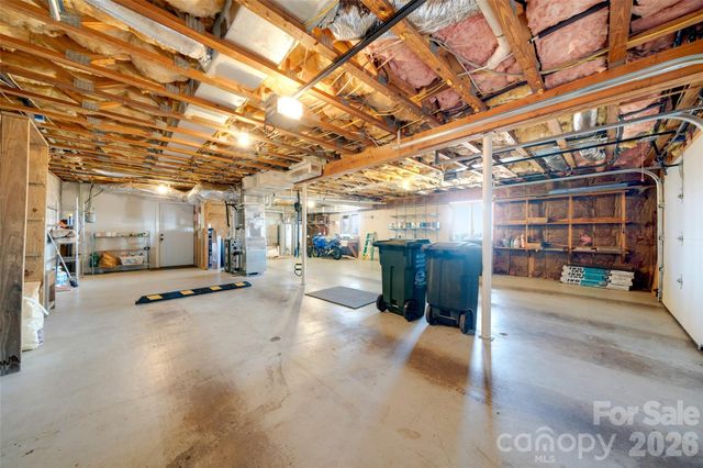 300 Roberts Drive, Hendersonville, NC 28739