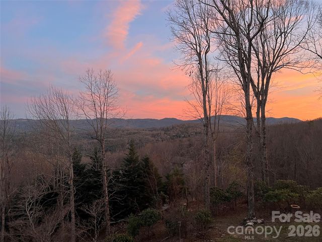 300 Roberts Drive, Hendersonville, NC 28739