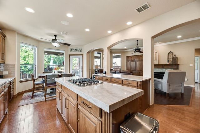 2631 Lakebend Drive, Grand Prairie, TX 75054