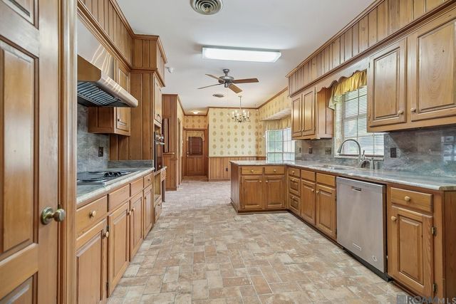 6155 Highland Rd, Baton Rouge, LA 70808