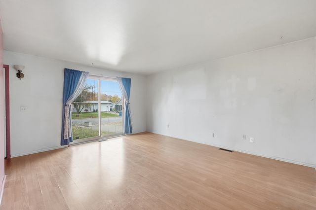 706 Carlin Drive, Angola, IN 46703