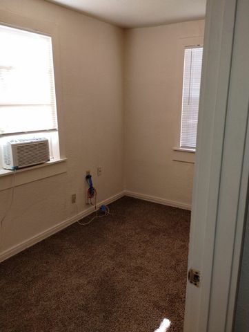 552 Ella Avenue, Dallas, TX 75217