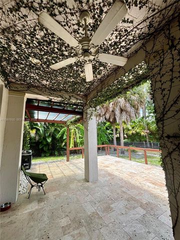 8080 NW 126th Ter, Parkland, FL 33076