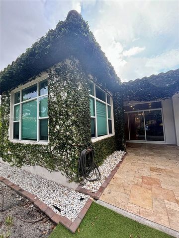 8080 NW 126th Ter, Parkland, FL 33076