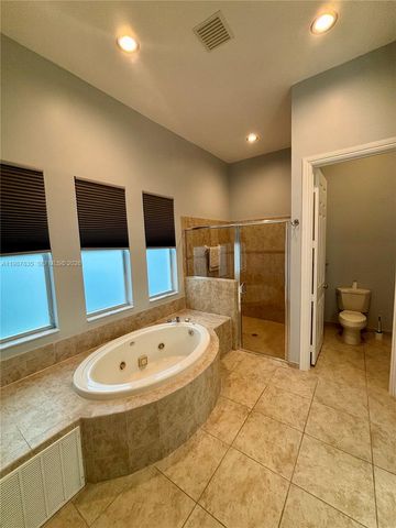 8080 NW 126th Ter, Parkland, FL 33076