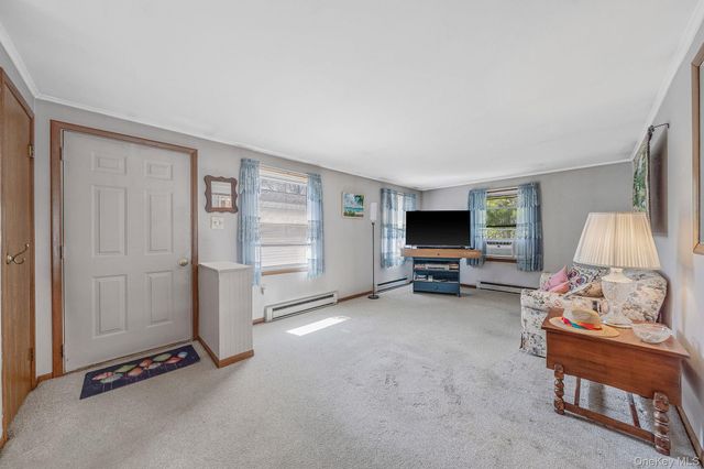 191 Village Circle W, Manorville, NY 11949