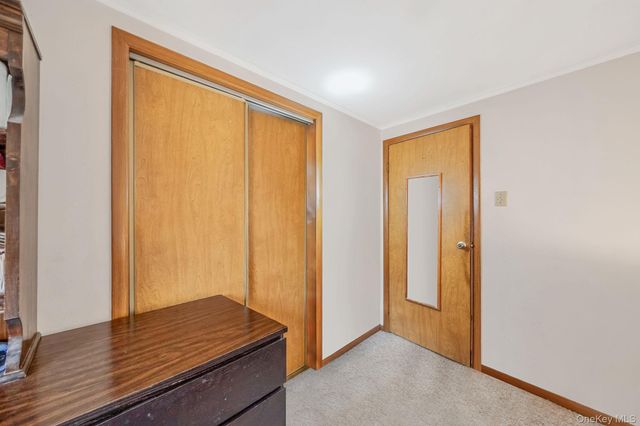 191 Village Circle W, Manorville, NY 11949