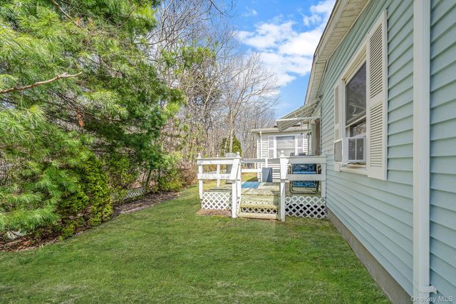 191 Village Circle W, Manorville, NY 11949