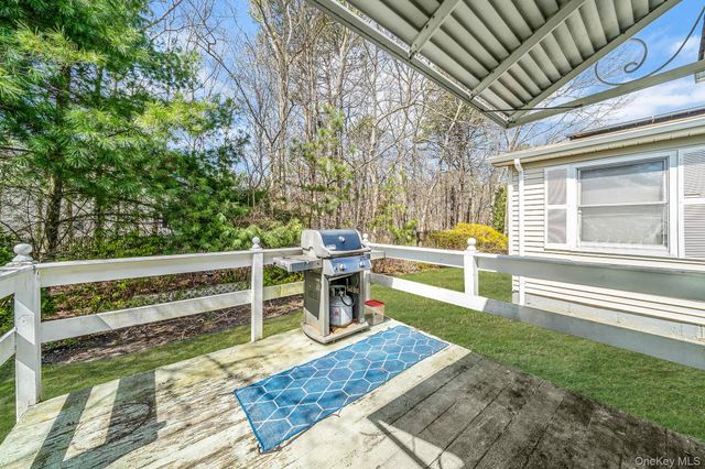 191 Village Circle W, Manorville, NY 11949