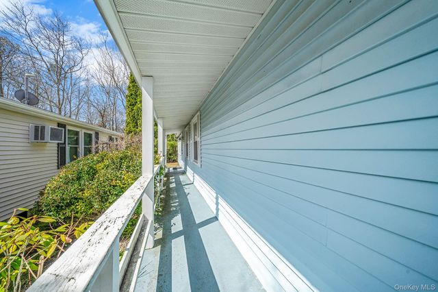 191 Village Circle W, Manorville, NY 11949