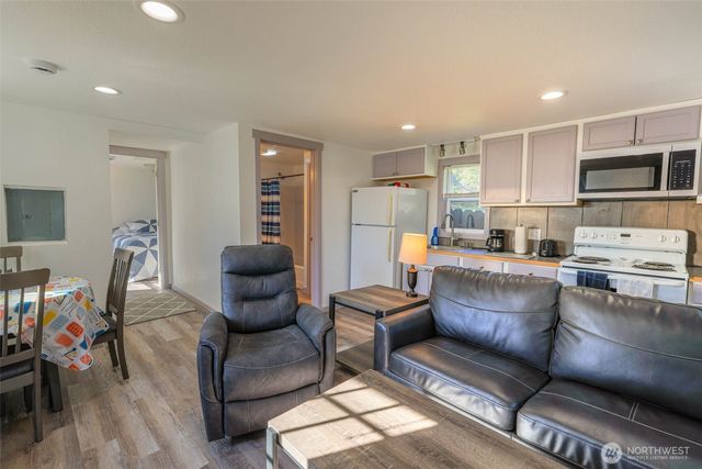 2803 S Woodhill Court, Westport, WA 98595