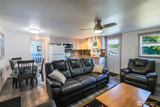 2803 S Woodhill Court, Westport, WA 98595