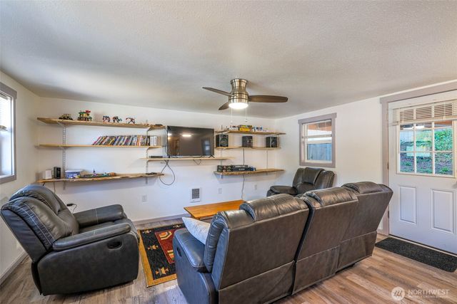 2803 S Woodhill Court, Westport, WA 98595