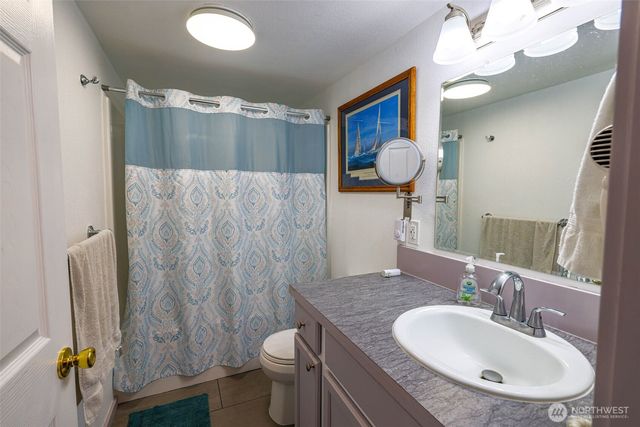 2803 S Woodhill Court, Westport, WA 98595