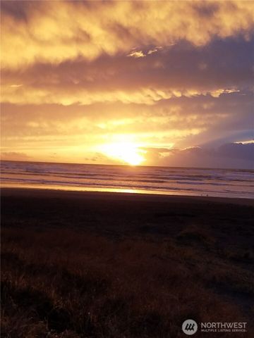 2803 S Woodhill Court, Westport, WA 98595