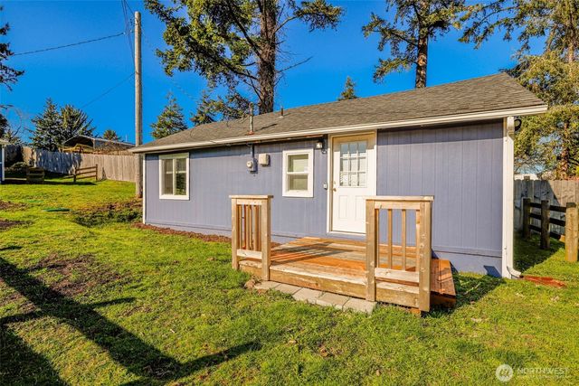 2803 S Woodhill Court, Westport, WA 98595