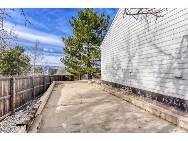 7885 S Logan St, Littleton, CO 80122